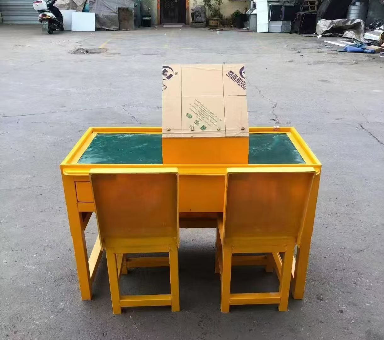 临漳防静电导通桌井下煤矿火工品发放桌：危险品流转的安全守护者